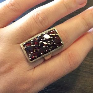 Woman’s Garnet ring sterling silver 925